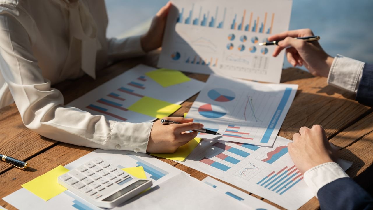 JKBS Faculty – Where Academic Excellence Meets Real-World Business Experience