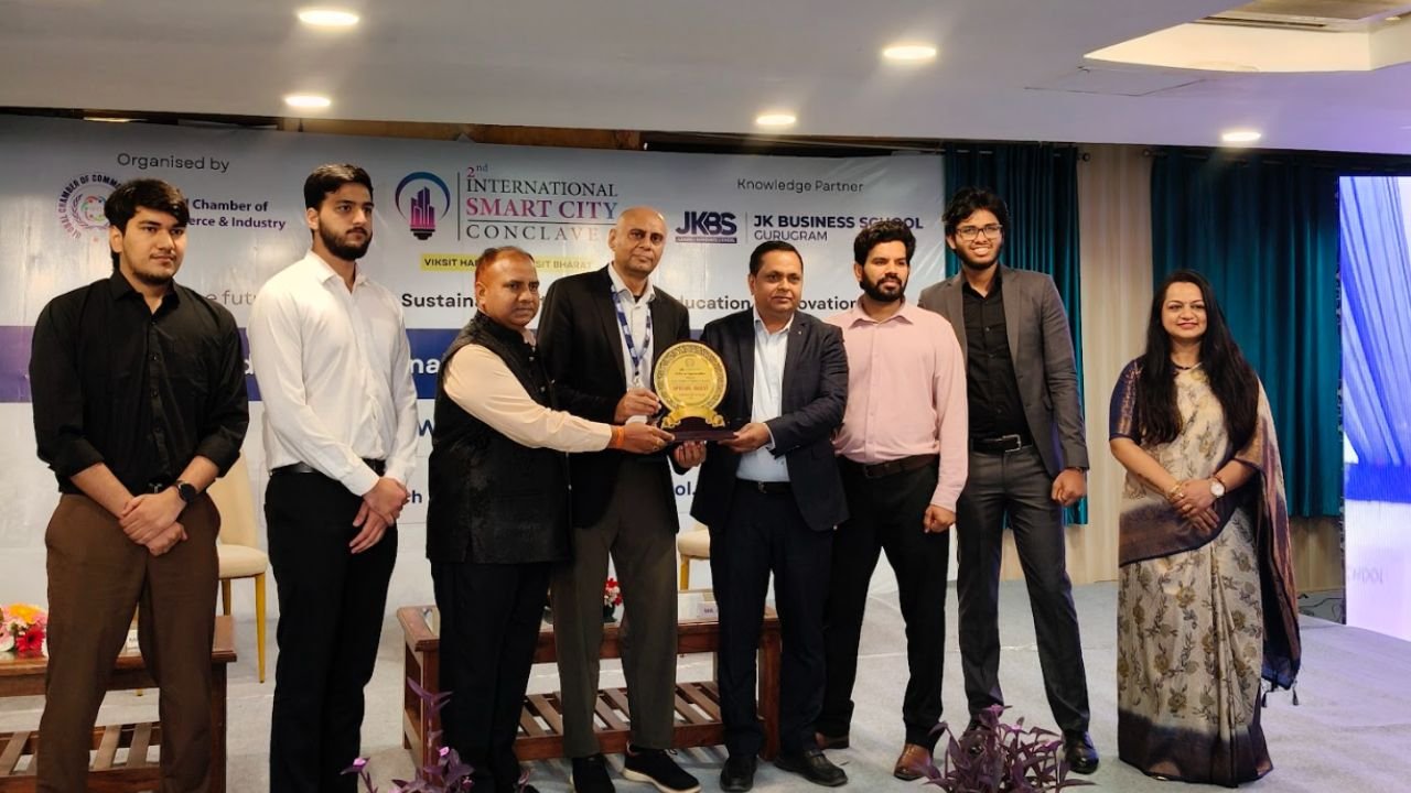 Digital Transformation: Unlocking New Growth Frontiers Digital Transformation: Unlocking New Growth Frontiers