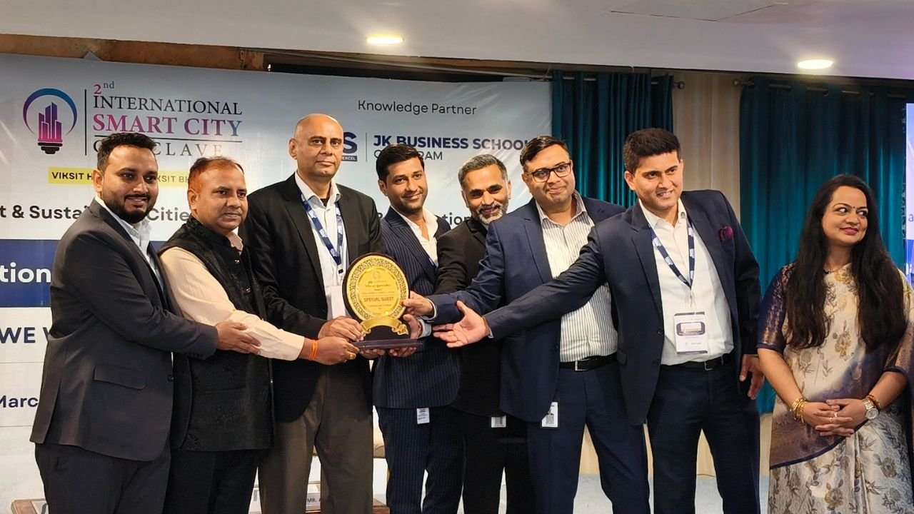 Digital Transformation: Unlocking New Growth Frontiers Digital Transformation: Unlocking New Growth Frontiers