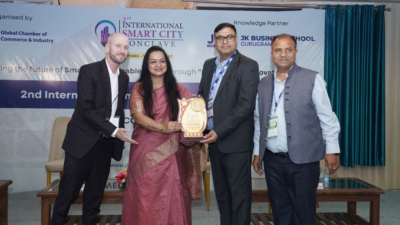 Smart Infrastructure & Clean Energy: Building Cities of Tomorrow Smart Infrastructure & Clean Energy: Building Cities of Tomorrow