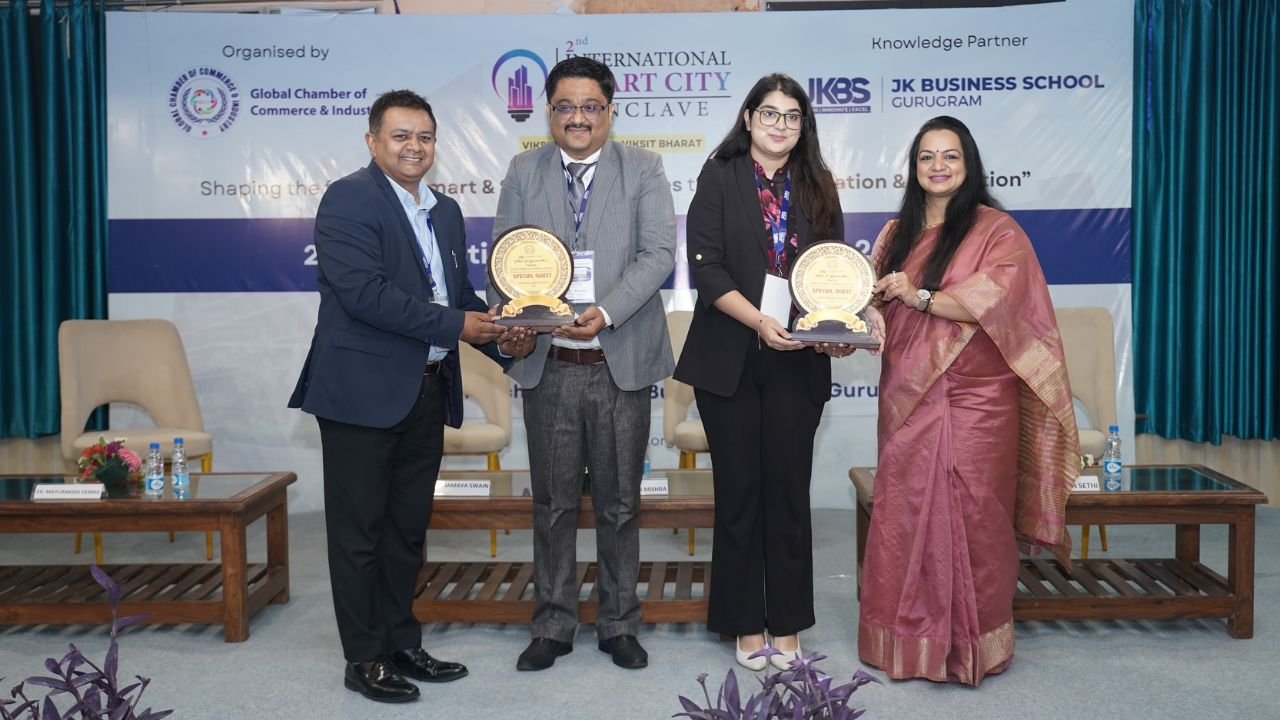 Smart Infrastructure & Clean Energy: Building Cities of Tomorrow Smart Infrastructure & Clean Energy: Building Cities of Tomorrow