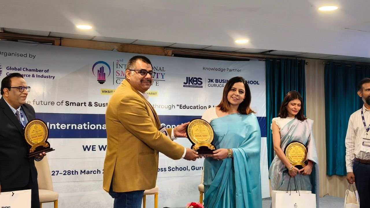 Digital Transformation: Unlocking New Growth Frontiers Digital Transformation: Unlocking New Growth Frontiers