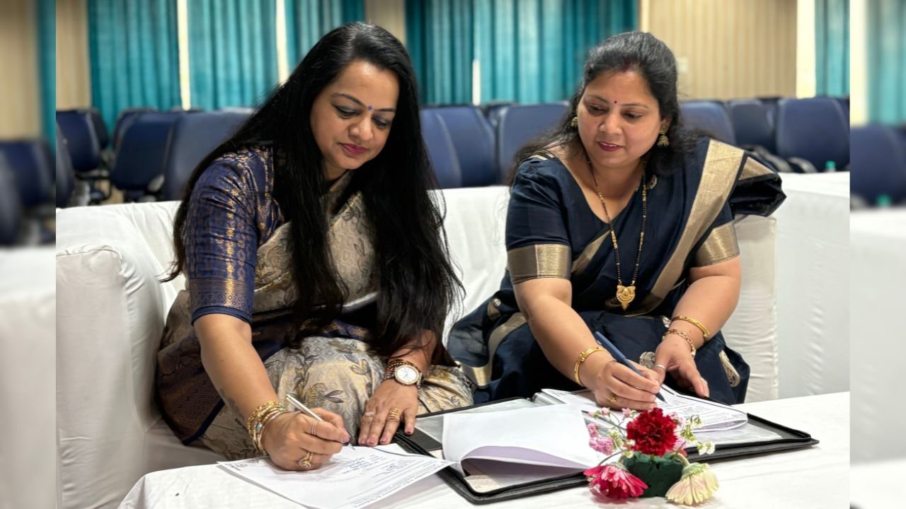 JK Business School Gurugram Strengthens Industry Academia Collaboration Through Strategic Association with GCCI 2 - JK Business School Gurugram | Top PGDM College in Delhi NCR JK Business School Gurugram Strengthens Industry Academia Collaboration Through Strategic Association with GCCI 2